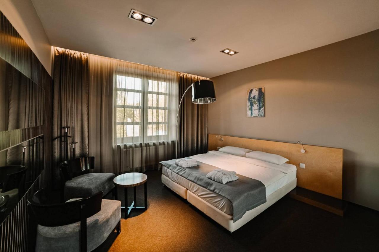Park Hotel Switzerland Obariv Bagian luar foto
